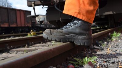 Transparantie in de online wereld van werkkledij en werkschoenen