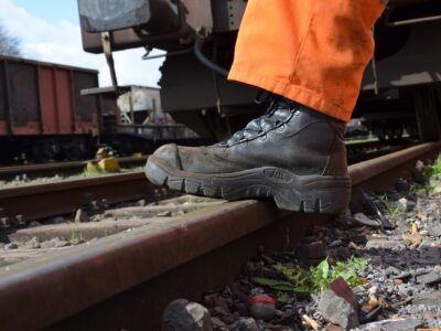 Transparantie in de online wereld van werkkledij en werkschoenen