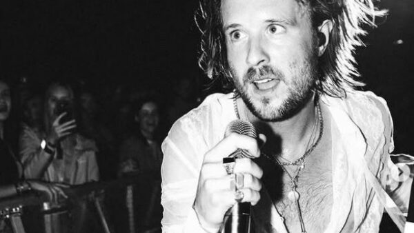 De vriendin van singer-songwriter Mathieu Terryn