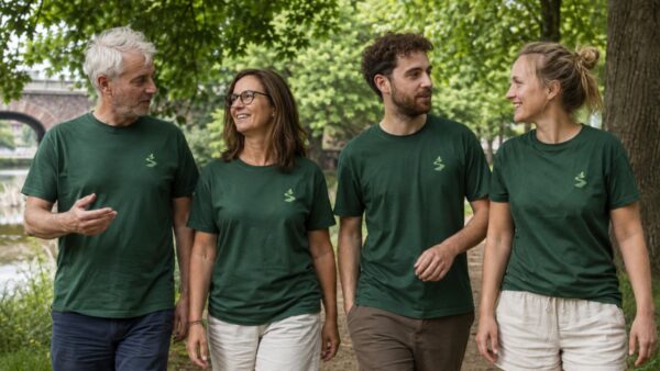 Een gezamenlijk shirt voor wandelgroepen herkenbaar zonder schijnzekerheid